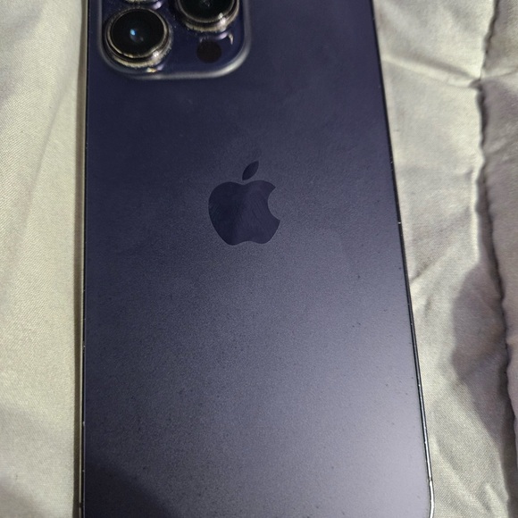 iPhone 14 Pro Max unlocked - Picture 2 of 2